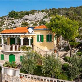 3 Bedroom Villa in Uvala Ljubljeva near Trogir, sleeps 6-7